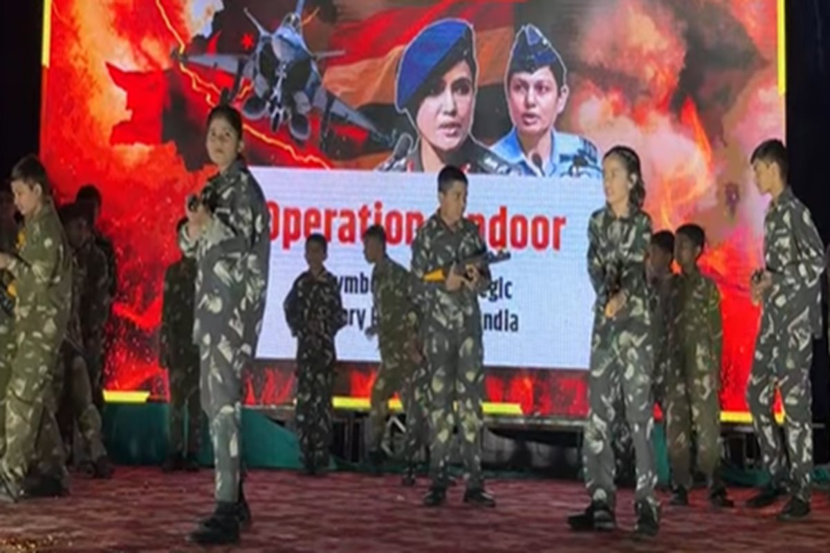 अविस्मरणीय प्रस्तुतियों के साथ वार्षिक स्नेह सम्मेलन 2026 संपन्न | नवभारत इंग्लिश मीडियम स्कूल